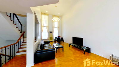 Townhouses for rent Soi Ekamai (Sukhumvit 63) : 4 Bedroom Townhouse for rent at Baan Klang Krung (British Town -Thonglor) 639118