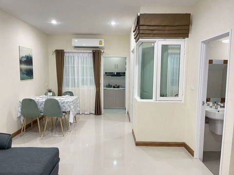 Townhouse 4 Bedroom for Sale in East Pattaya