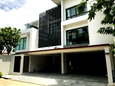 Houses for rent Assumption University Huamark Campus (Abac Huamark) : [For Rent] Luxury Single House with Private Swimming Pool – 4 Bedrooms with Maid’s Room📍Isara Village Rama 9 | Opposite Rajamangala National Stadium