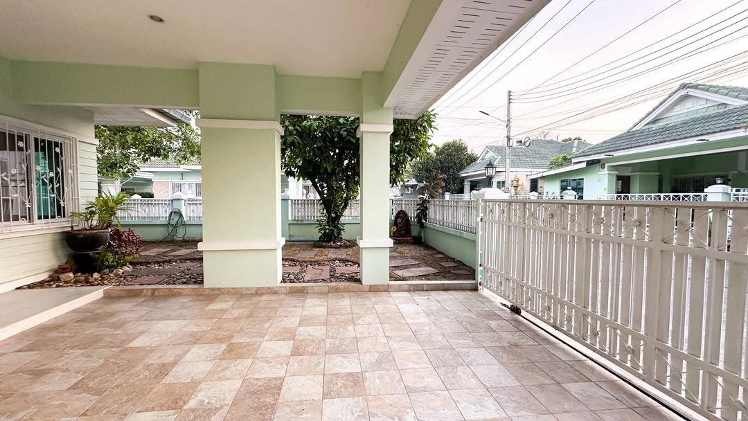รูป House for Rent in East Pattaya Fully Furnished Corner House - รูปที่ 12/12