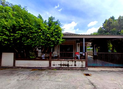 Houses for sale Suranarai Road Nakhon Rachasima : FOR SALE  HOUSE PROPERTY  2200000 BAHT.