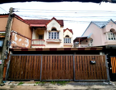 Houses for sale วิทยาลัยเทคนิคฉะเชิงเทรา : FOR SALE  HOUSE PROPERTY  1600000 BAHT.