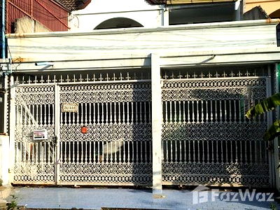 Townhouses for rent Bangkok : 4 Bedroom Townhouse for rent in Sanam Bin, Bangkok  1863188