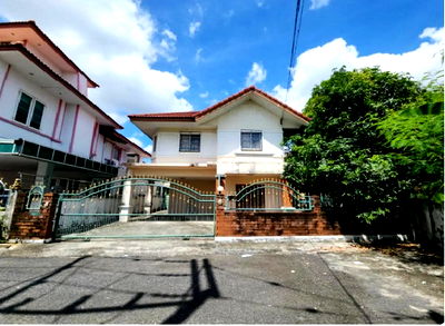 Houses for sale Ban Bueng District Office  : FOR SALE  HOUSE PROPERTY  3960000 BAHT.