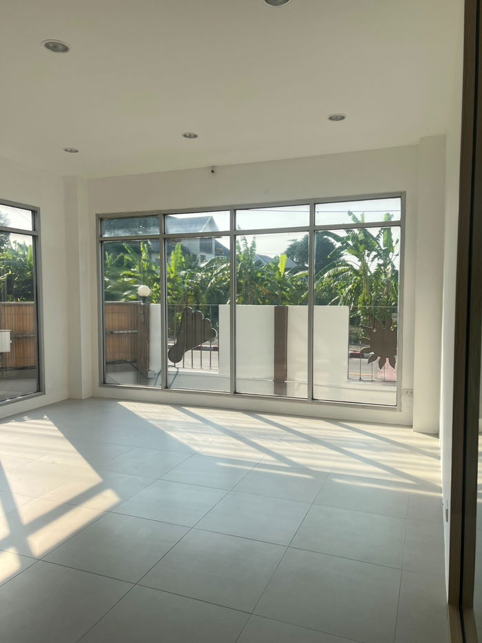 รูป 🔥 ห้องว่างให้เช่า ทำเล Family Space ลูกค้าพร้อมใช้ - รูปที่ 3/8
