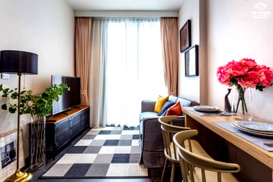 Condos for rent : FOR RENT: Edge Sukhumvit 23! ✨ Stunning 1BR on high floor 🛁 Near BTS Asoke 🚉 Only 30,000 THB! 🤩 (DSG434)