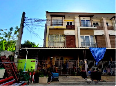 Townhouses for sale Bangkok : FOR SALE  TOWNHOUSE PROPERTY  3400000 BAHT.