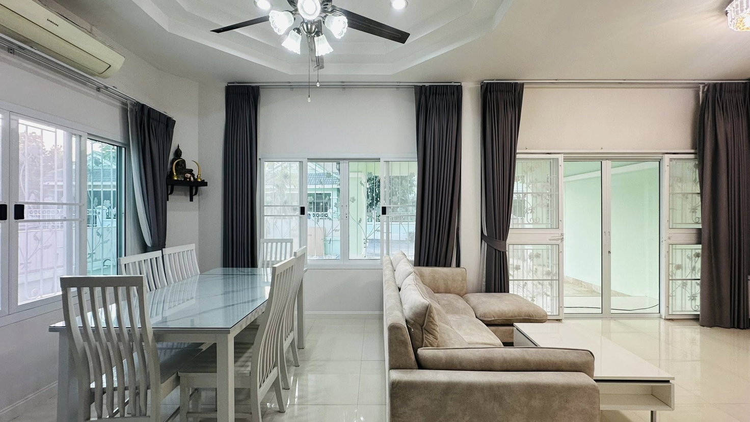 รูป House for Rent in East Pattaya Fully Furnished Corner House - รูปที่ 1/12