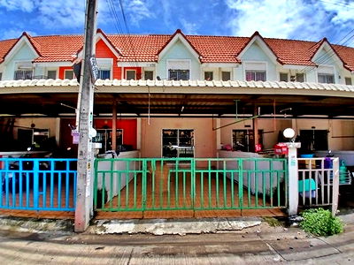 Townhouses for sale Laem Chabang Industrial Estate : FOR SALE  TOWNHOUSE PROPERTY  1680000 BAHT.