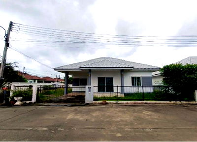 Houses for sale Suranarai Road Nakhon Rachasima : FOR SALE  HOUSE PROPERTY  2200000 BAHT.