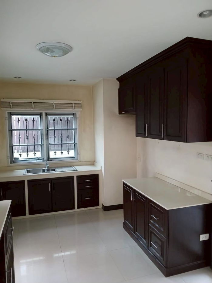 รูป ขายบ้านเดี่ยวติดถนนสุขาภิบาล 5  ใกล้โรงเรียนสารสาสน์วิเทศสายไหม หมู่บ้านวราภิรมย์ - รูปที่ 4/6