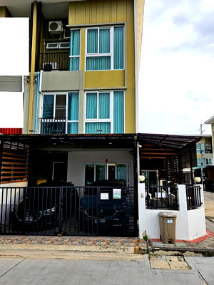 Townhouses for rent Samut Prakarn : 🏘️Townhome For RENT Bless Town Srinakarin-Namdang | REDY to MOVE IN!!!