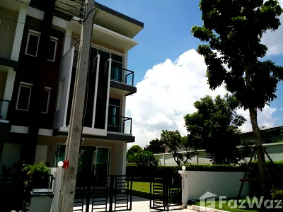 Townhouses for sale Bangkok : 3 story townhouse coner unit with 5626090