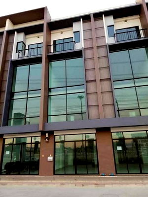 Office for rent Bangkok : FOR RENT  OFFICE PROPERTY  33000 BAHT per MONTH