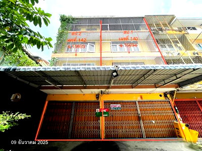 SHOP HOUSE 39 Sq.w. Thon Buri Bangkok for 9.8M
