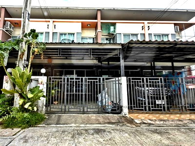 Townhouses for sale Chonburi : FOR SALE  TOWNHOUSE PROPERTY  1320000 BAHT.