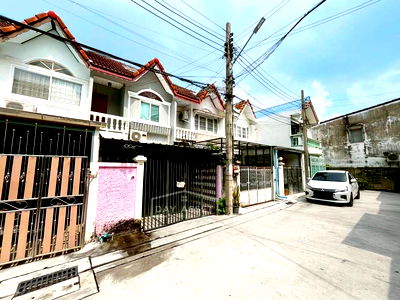 ทาวน์โฮม นนทบุรี : ขายถูกทาวน์เฮ้าส์ 2 ชั้น หมู่บ้านสุรางค์ ซ.แจ้งวัฒนะ-ปากเกร็ด 7 ถ.แจ้งวัฒนะ ต.ปากเกร็ด อ.ปากเกร็ด จ.นนทบุรี 11120