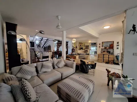 🔼🔽 AccomA 📩 Home Office,Private Swimming Pool 4 BR House in Khlong Tan Nuea (10003301)