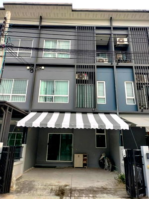 Townhouses for sale Suwannaphum International Airport : 🏡🩷🍀 Urgent Sale!!! Beautiful 3-storey townhouse for sale in Sammakorn Avenue Suvarnabhumi 