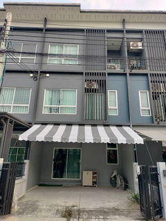 🏡🩷🍀 Urgent Sale!!! Beautiful 3-storey townhouse for sale in Sammakorn Avenue Suvarnabhumi