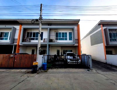 Townhouses for sale Chachoengsao : FOR SALE  TOWNHOUSE PROPERTY  1800000 BAHT.