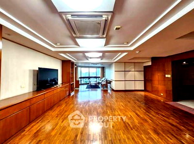 Condos for rent Phrom Phong : 3-BR Condo at President Park Condominium near MRT Queen Sirikit National Convention Centre (ID 2400182)