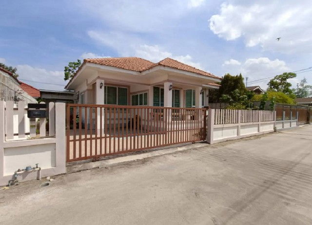 picture FOR SALE  HOUSE PROPERTY  2300000 BAHT. - 4/8