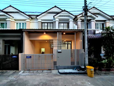 Townhouses for sale Central Plaza Westgate : For Sale Townhouse/Townhome  , Thipphiman Baan Rim Khlong , newly renovated , Sao Thong Hin , Bang Yai , Nonthaburi , CX-121912 ✅ Live chat with us ADD LINE @connexproperty ✅