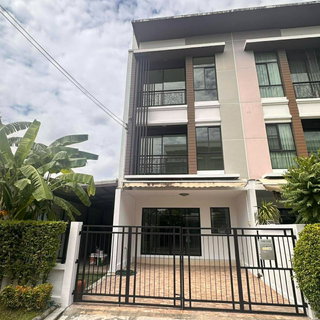 🔥 ขายด่วน! ทาวน์โฮมหลังมุม บ้านกลางเมือง นวมินทร์ 42 (Baan Klang Muang) ต่อเติมโกดังข้างบ้านแล้ว | 33 ตร.ว. | 4.9 ล้านบาท 🚗