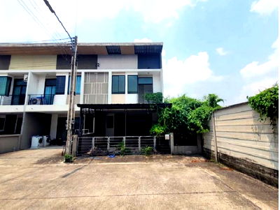 Townhouses for sale บ่อวิน : FOR SALE  TOWNHOUSE PROPERTY  2134000 BAHT.