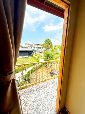 บ้านแฝดให้เช่า : บ้านวินเทจ 2 ชั้น บรรยากาศอบอุ่น พร้อมทำธุรกิจได้  ทำคาเฟ่/สตูดิโอ/ออฟฟิศ  เพียง 12,000 บาท/เดือน | บางรักน้อย นนทบุรี