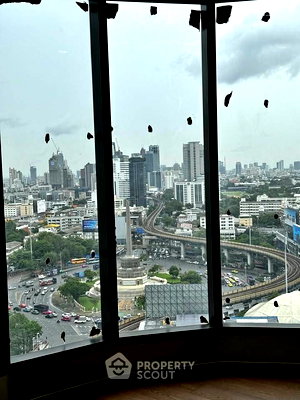 Condos for sale Din Daeng Road : 2-BR Condo at Ideo Q Victory near BTS Victory Monument (ID 2240275)