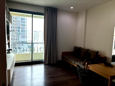 Condos for rent : Rent Q Asoke! ✨ MRT Phetchaburi 🚆 Expressway Access 🛣️ Stunning 45 Sq.m. Fully Furnished Unit 🛋️ Amazing City View! 🏙️ (DSP390)