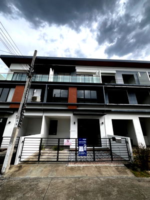 เช่าทาวน์โฮม เขตบางขุนเทียน : ให้เช่า โครงการ เอ็มไนน์ อเวนิว พระราม 2