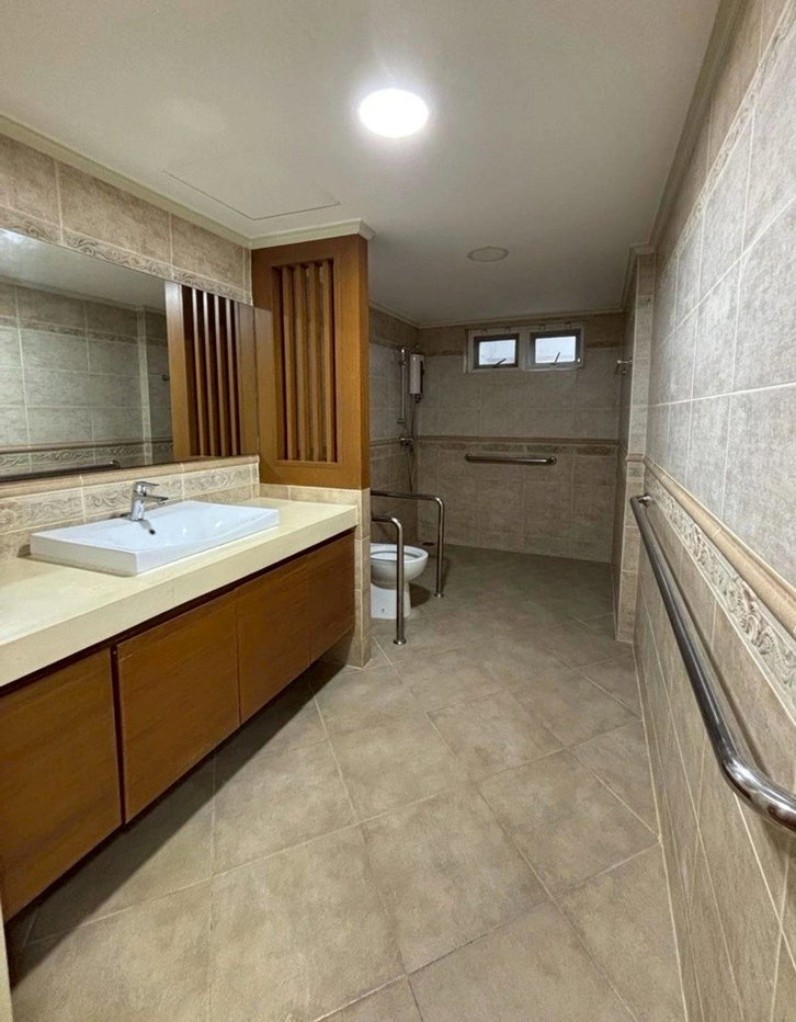 รูป LTHC14514 – House for Rent | House Sukhumvit 39 (Soi Phromsri) | 40 sq.w. | 3 Beds 3 Bath | Near BTS Phrom Phong | 80K/Month  - รูปที่ 9/11