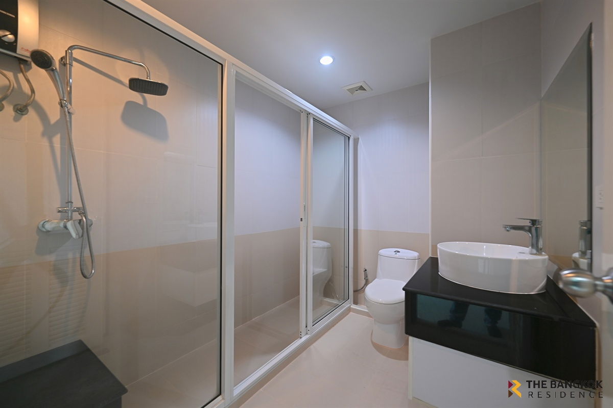 picture  Sukhumvit Living Town 🌅 Sunset Skyline Residence 🌆 Open View, Near MRT Phetchaburi  - 12/13