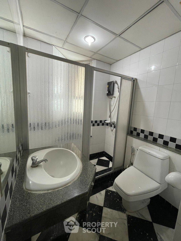picture 2-BR Condo at Baan Pathumwan Condominium near BTS Ratchathewi (ID 372511) - 9/9