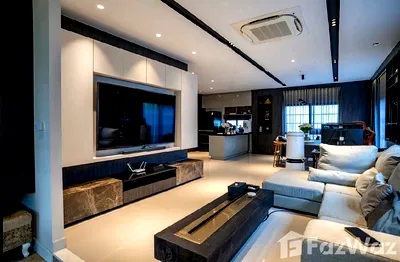 Houses for sale Bangkok : Live Large in a 4-Bed, 4-Bath 260 SqM House in Setthasiri Phahol-Watcharapol! 1396520