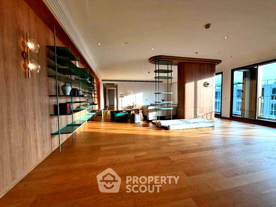 คอนโด ถนนพระราม 3 : คอนโด 4-ห้องนอน ที่ สุพรีม เลเจ้นด์ คอนโดมิเนียม ใกล้ MRT คลองเตย (ID 2469764)