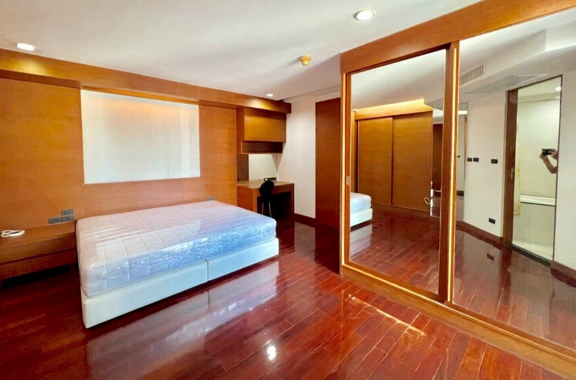 รูป LTH14508 – Condo for Sale | City Lakes Tower Sukhumvit 16 | 319 sqm | 4 Beds 4 Baths | Near BTS Asoke | 28.5 MB - รูปที่ 1/12