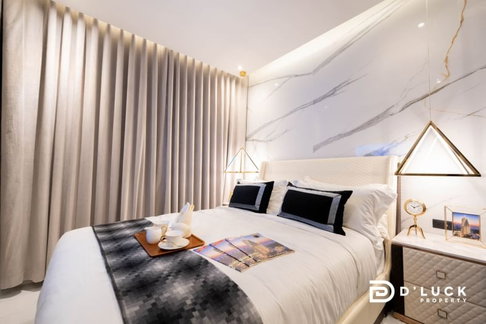 Luxury Condo for Sale in Pattaya at New project Grand Solaire, with High Floor with Sea View (Thai name)