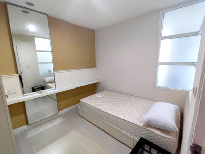 Condos for rent : Condo for rent, 2 bedrooms, 2 bathrooms, The Bangkok-Sathorn Taksin, next to BTS Krung Thon Buri and the Gold Line.