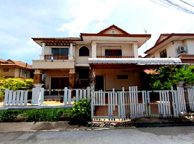 Houses for sale Nakhon Pathom : FOR SALE  HOUSE PROPERTY  3112000 BAHT.