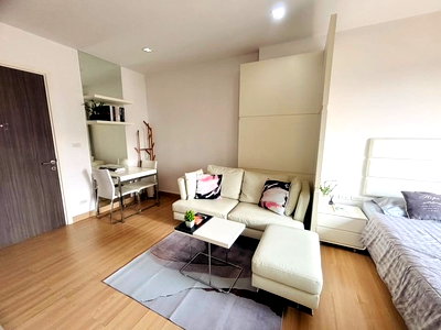 เช่าคอนโด ถนนสาทรใต้ : เช่าคอนโด Urbano Absolute Sathon - Taksin/เออบาโน่ แอบโซลูท สาทร - ตากสิน (D6902031)  ID Line : @condo98