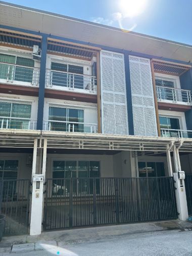 3-bed townhouse for rent, 24.9 sq wah, Chuan Chuen Modus Viphavadi