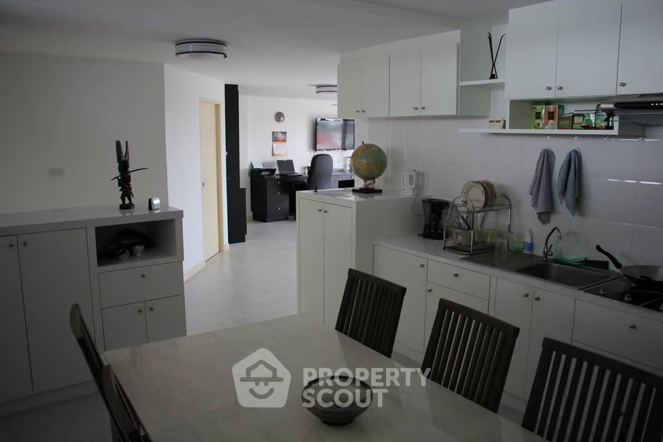 รูป ขายด่วนโดยเจ้าของ | คอนโด Freehold 2 ห้องนอน ขนาดใหญ่ | ไม่มีเสียงรบกวนจากถนน | เสียงนกร้อง | สวน | สระว่ายน้ำคุณภาพเยี่ยม | ใกล้สุขุมวิท | MRT (สายสีส้ม เปิดปี 2027) (ID 2128668) - รูปที่ 2/20