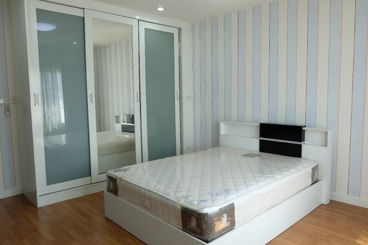 3-bed townhouse for rent, 24.9 sq wah, Chuan Chuen Modus Viphavadi