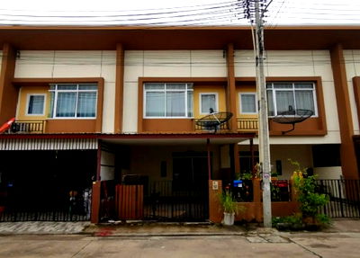 Houses for sale Si Racha Chonburi : FOR SALE  HOUSE PROPERTY  1485000 BAHT.