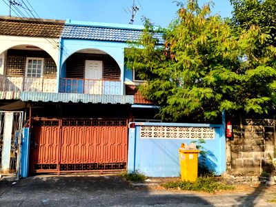 ทาวน์โฮม กรุงเทพมหานคร : ทาวน์เฮาส์พระราม2 (2ชั้น,2นอน,2น้ำ,21 ตรว,107 ตรม) หลังมุม จากถนนพระราม2เข้าซอยแค่ 140ม