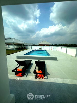 Houses for rent Hua Hin Prachaubkirikhan : 5-BR Villa in Thap Tai (ID 2681744)